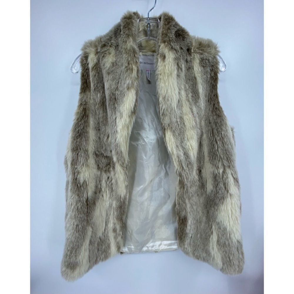 Cute faux fur vest by BCBGeneration‎